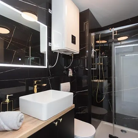 Gold Apartment
